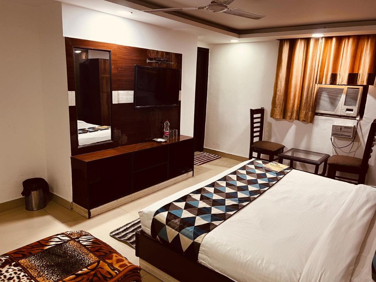 Hotel Krone Near Igi Airport Delhi New Delhi Eksteriør billede