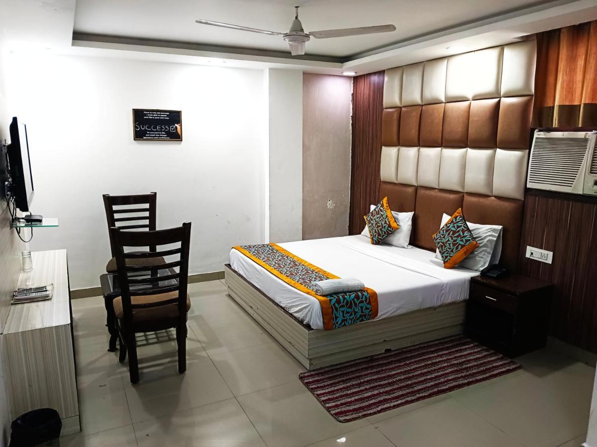 Hotel Krone Near Igi Airport Delhi New Delhi Eksteriør billede